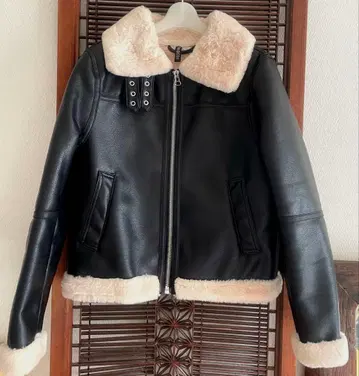 새상품급 H&M 블랙 가죽 퍼 포함 숏 자켓 XS