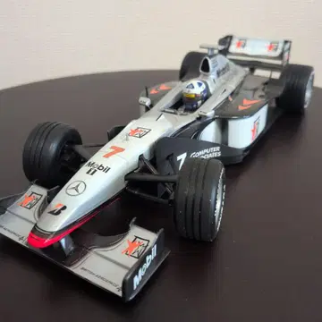 McLaren MP4-20 1/18 스케일 미니카 미니 챔프