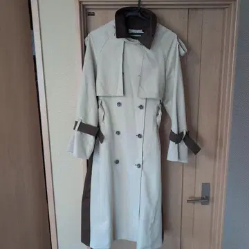 트렌치코트 베이지와 브라운