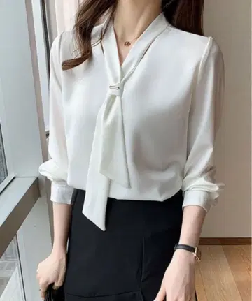 화이트 블라우스 2장 세트