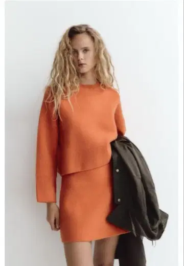 ZARA 플레인 니트 스웨터