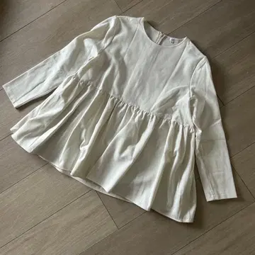 yori 화이트 플레어 실루엣 긴팔 38
