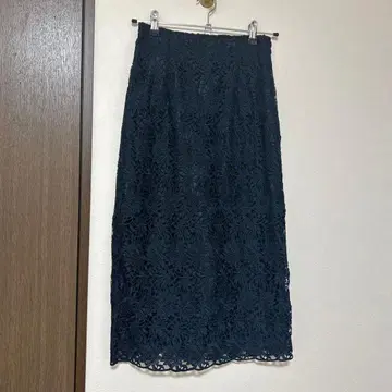 내추럴 뷰티 베이직 네이비 레이스 타이트 스커트