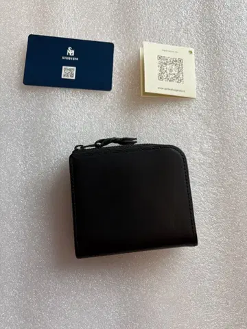 STUDIUM L자 지퍼 접이식 지갑 이탈리아 가죽 AirTag 대응