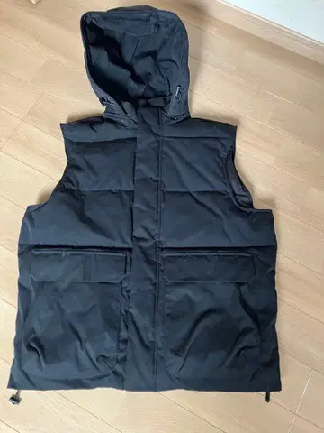 [ 미사용 ] ZARA 후드 부착 다운 베스트