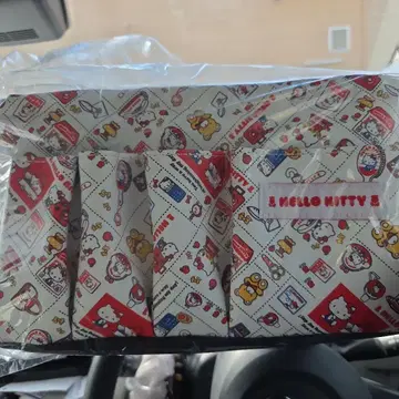 헬로키티 칸막이 포함 보관 케이스 Avail