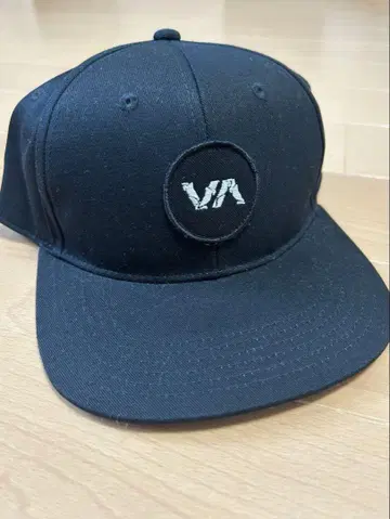 RVCA 블랙 캡