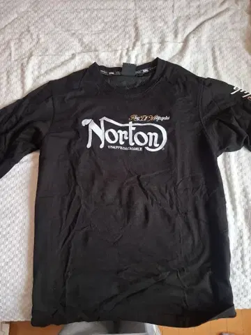 Norton 긴팔 T셔츠 블랙