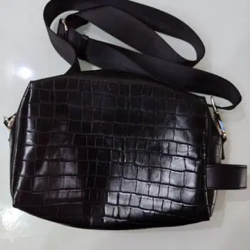 ZARA 블랙 숄더백 크로커다일 스타일