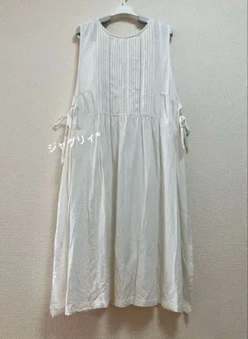 에이프런 원피스 사이드 트임 리본 화이트 레이어드 코디