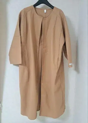 AIYISHANGFUSHI 베이지 롱 코트