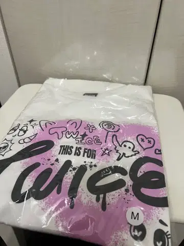 TWICE 그래픽 T셔츠 M 사이즈