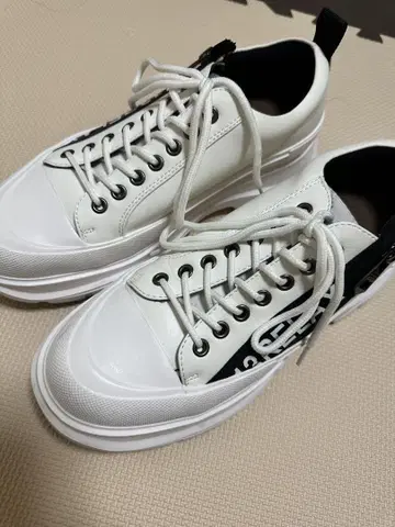 [ 컨디션 최상 ] 1PIU1UGUALE3 스니커즈 25.0cm