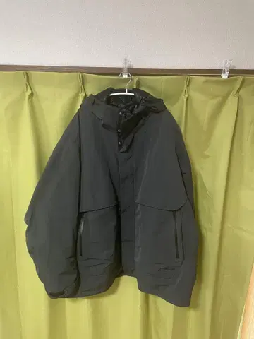 후드 부착 오버 사이즈 다운 자켓