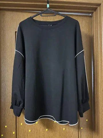블랙 긴팔 트레이닝복 화이트 라인