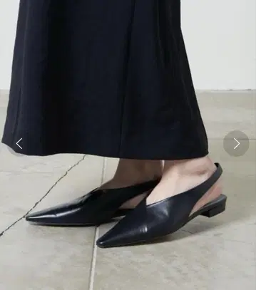 MARW UNITED ARROWS 백 스트랩 플랫슈즈