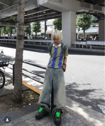 아오바 착용 GOATESSENCE TUCK WIDE DENIM PANTS