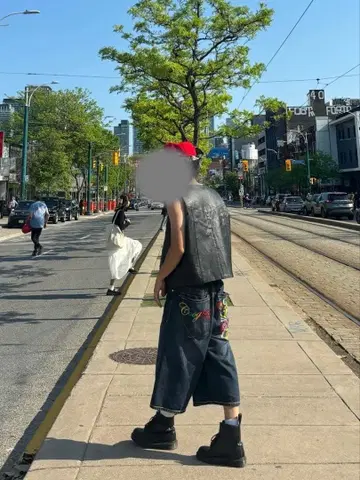 COOGI 컬러풀 자수 데님 숏팬츠