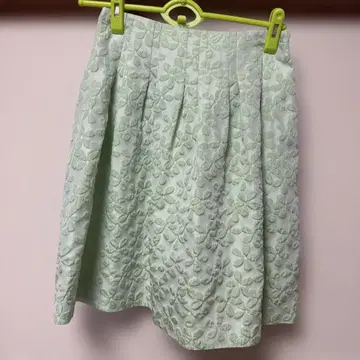M'S GRACY 플레어 스커트 연한 녹색 꽃무늬 자수
