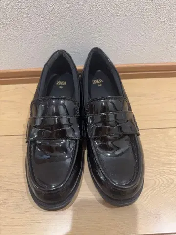 블랙 로퍼 36 사이즈 ZARA 미사용 (1회 실내 착용)