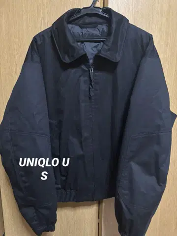 유니클로 퍼프 테크 숏 블루종 S 사이즈