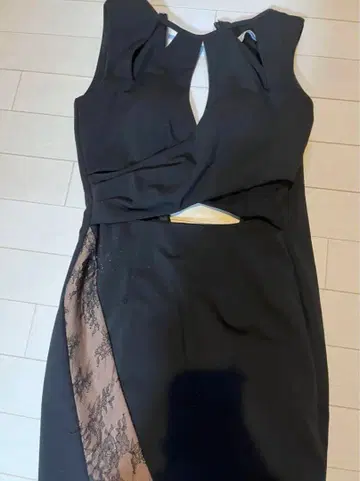 Glamorous 블랙 컷 아웃 디자인 드레스 캬바쿠라