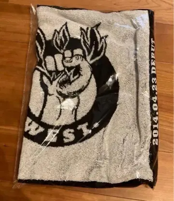 새상품, 미개봉 WEST. 공식 타월 스포츠 타월