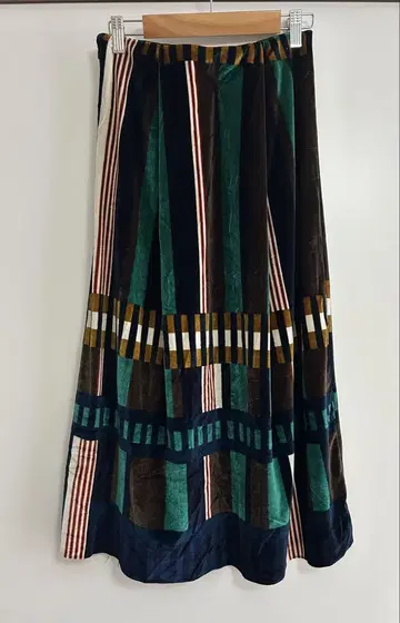 최종 가격 인하 [ 새상품급 ] 벨로아 원단 플레어 스커트 스커트