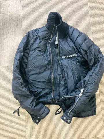 DSQUARED2 블랙 다운 자켓 사이즈 46