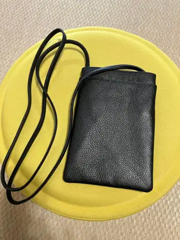 블랙 가죽 숄더백