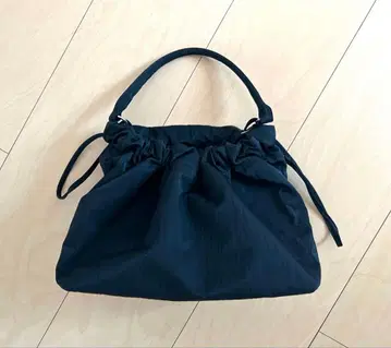 메어리 알터나 MARY ALTERN 블랙 핸드백