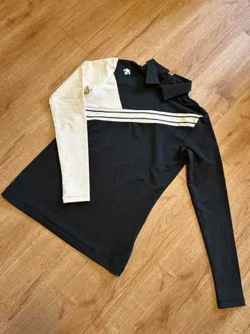 데상트 골프 여성용 모크넥