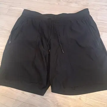 Lululemon 블랙 숏팬츠