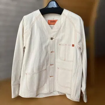 UNIVERSAL OVERALL 노카라 자켓 아이보리