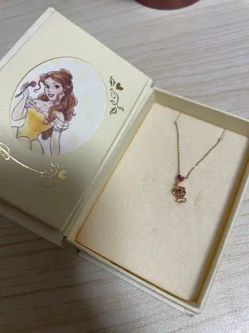 디즈니 프린세스 목걸이 장미 미녀와 야수 THE KISS