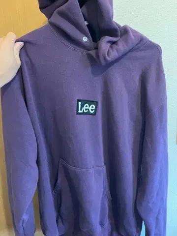 Lee의 후드티