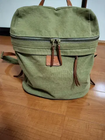 ANNEX 올리브 그린 백팩