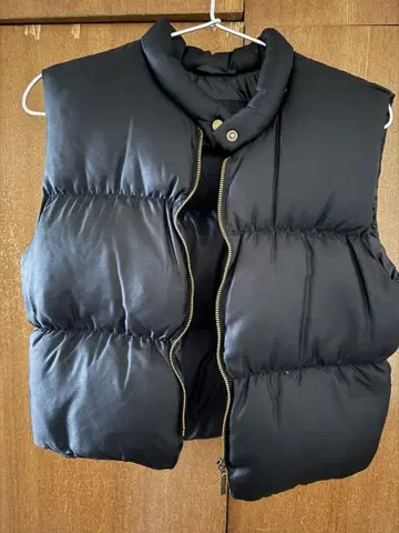 MONCLER 블랙 다운 베스트