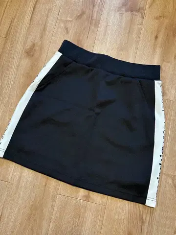 마리끌레르 골프 스커트