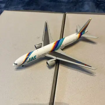JAS 보잉 777 1/200 스케일 모델