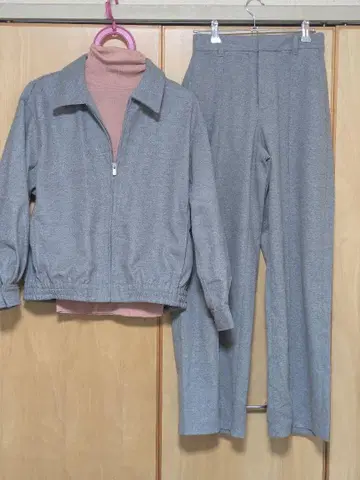 UNIQLO 브러쉬드 저지 와이드 팬츠 블루종 터틀넥