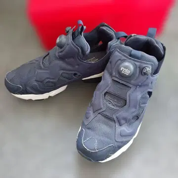 인스타펌프 퓨리 25.0cm 네이비 스니커즈