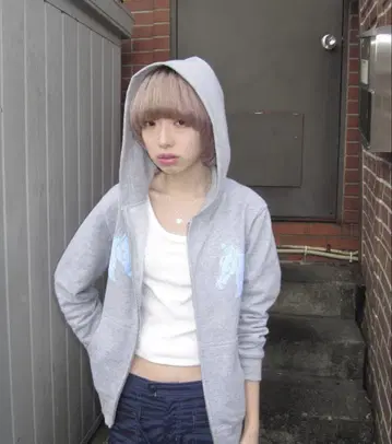 shury Don't Cry Horse Hoodie 그레이