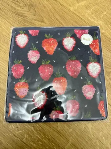 페이러 러브러리 바이 페이러 스트로베리 도트 손수건 타월