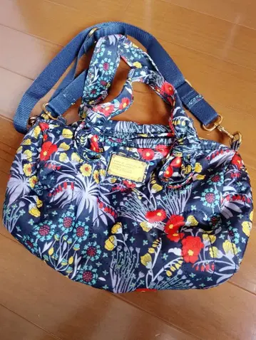 MARC BY MARC JACOBS 숄더백 네이비 꽃무늬