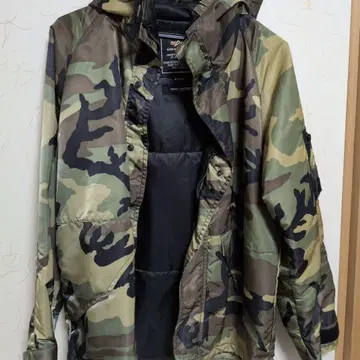 카모플라쥬 후드 부착 밀리터리 자켓
