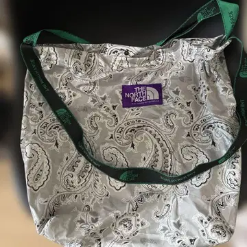 THE NORTH FACE 페이즐리 무늬 숄더백