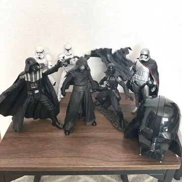 스타 워즈 피규어 6체 세트 + 저금통