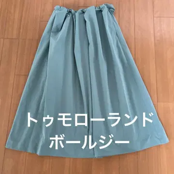 투모로우랜드 볼지 스커트