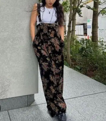 AMERI FLOWER PRINT VELOUR PANTS